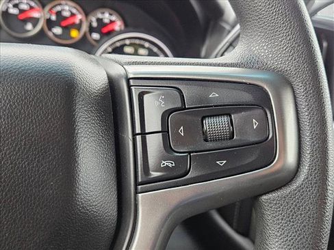 Used 2020 Chevrolet Silverado 1500 LT RWD image 23