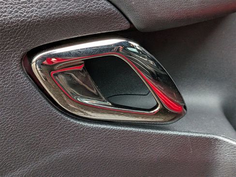 Used 2021 Dodge Challenger SRT Hellcat Redeye image 13