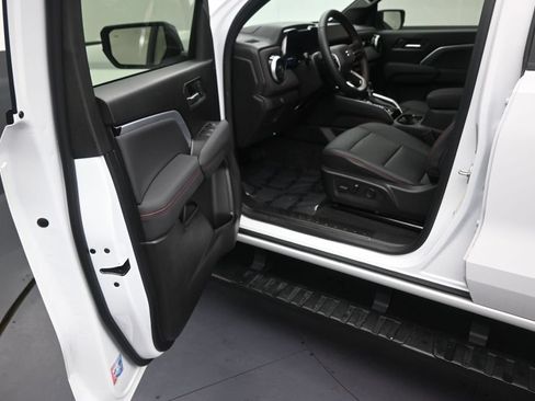 Used 2026 Chevrolet Colorado Z71 w/ Z71 Convenience Package 2 AWD/4WD image 11
