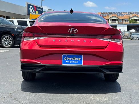 Used 2023 Hyundai Elantra SEL FWD image 11