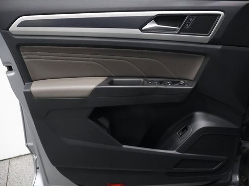 Used 2022 Volkswagen Atlas SEL R-Line image 12