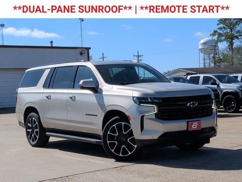 Used 2023 Chevrolet Suburban RST w/ Sport Performance Package image 3
