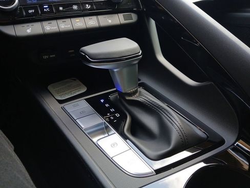New 2026 Hyundai Elantra Limited FWD image 17