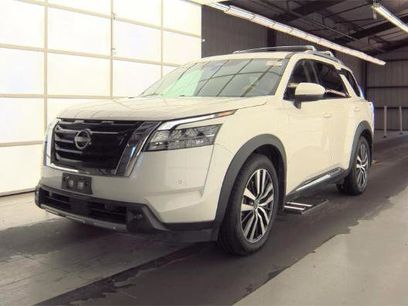 Used 2023 Nissan Pathfinder Platinum