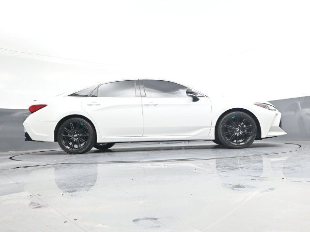 Used 2019 Toyota Avalon Touring FWD image 32