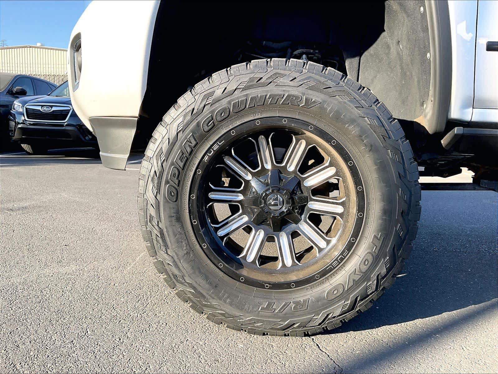 Used 2018 GMC Sierra 2500 Denali w/ Duramax Plus Package AWD/4WD image 13