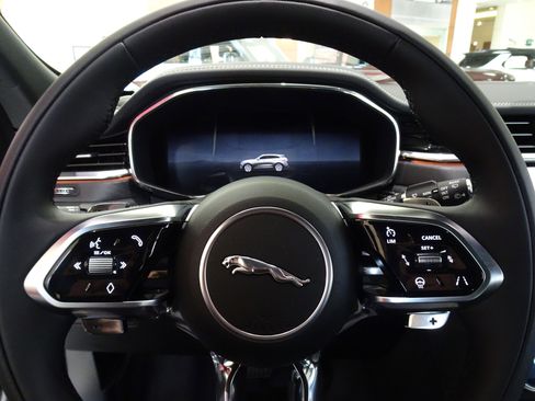 New 2025 Jaguar F-PACE R-Dynamic S image 23