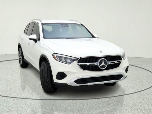 Certified 2024 Mercedes-Benz GLC 300 image 4