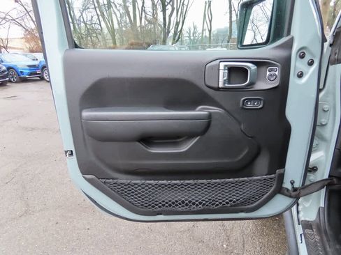 Used 2023 Jeep Wrangler Rubicon w/ Cold Weather Group image 15