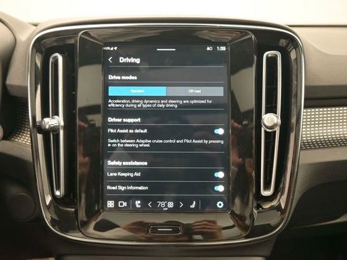 Used 2021 Volvo XC40 P8 Recharge w/ Advanced Package image 15