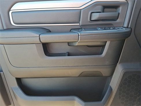 Used 2024 RAM 2500 Tradesman w/ Chrome Appearance Group image 12