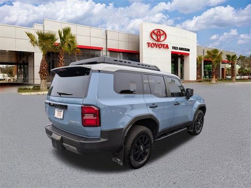 Used 2024 Toyota Land Cruiser image 5