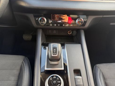 Used 2024 Mitsubishi Outlander SE image 22