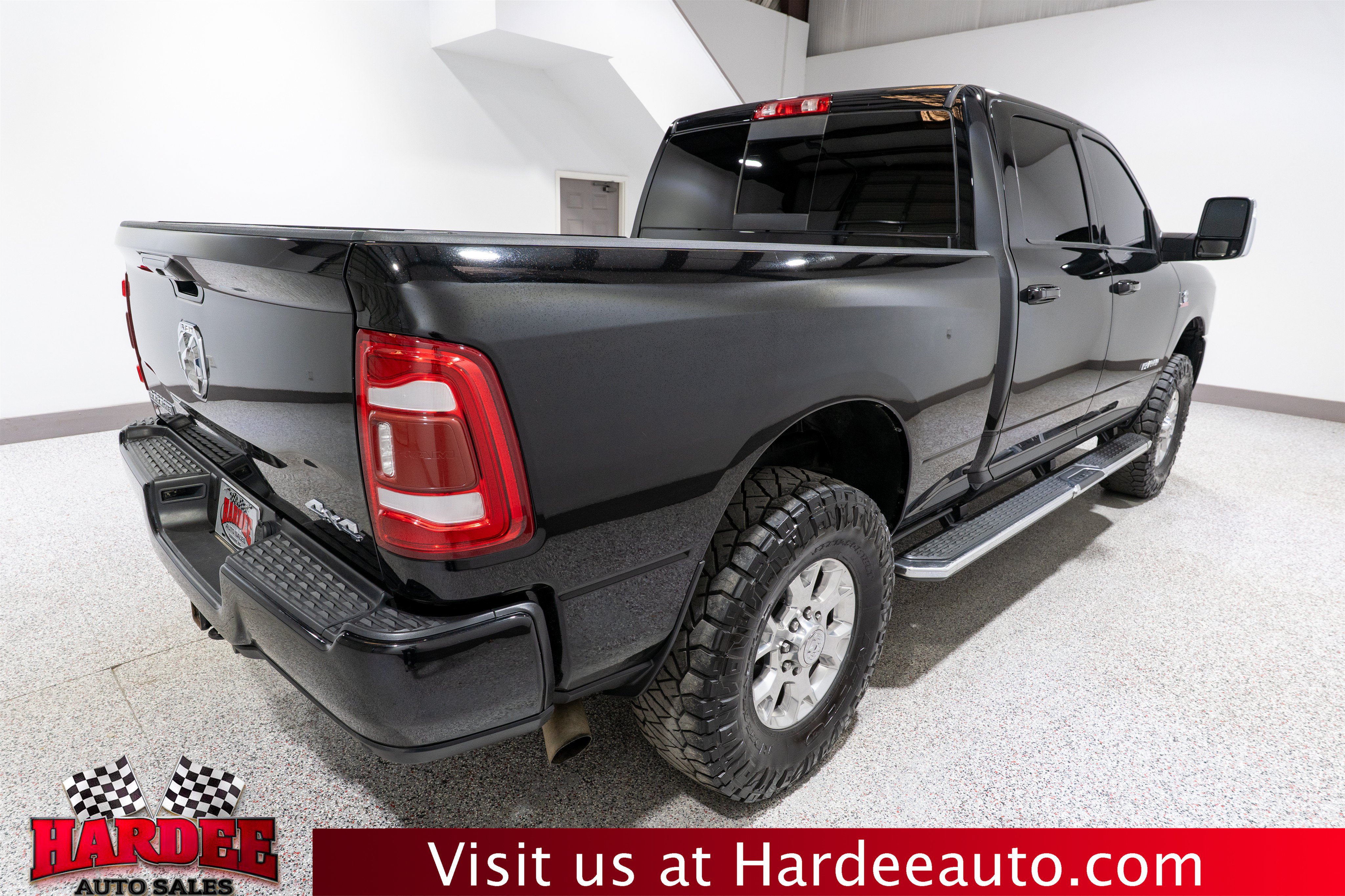 Used 2024 RAM 2500 Laramie AWD/4WD image 5