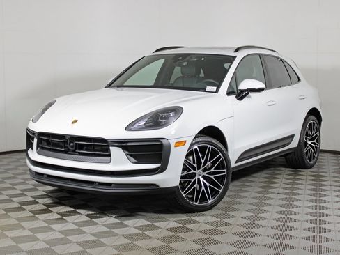 Used 2024 Porsche Macan w/ Premium Plus Package image 1