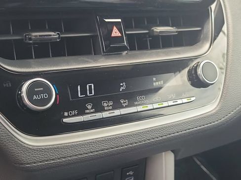 Used 2023 Toyota Corolla Cross AWD Hybrid image 25