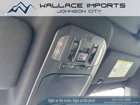 Used 2022 Toyota Highlander XSE FWD image 16