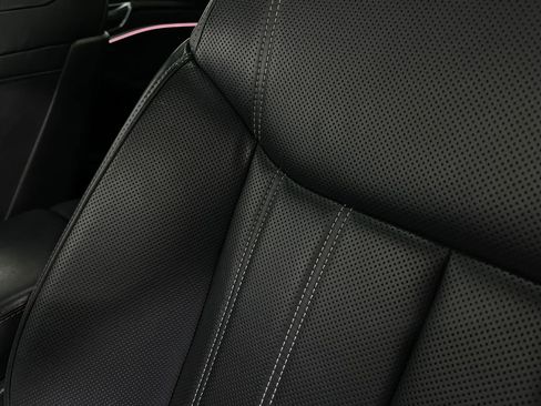 Used 2019 Audi e-tron Prestige w/ Prestige Package image 18