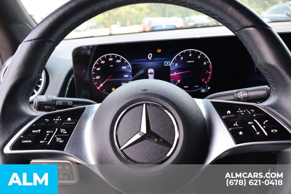 Used 2024 Mercedes-Benz GLB 250 image 33