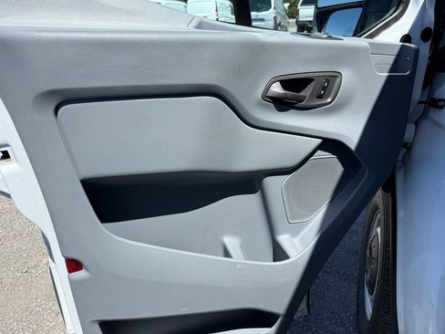 Used 2015 Ford Transit 150 130 Low Roof RWD image 27