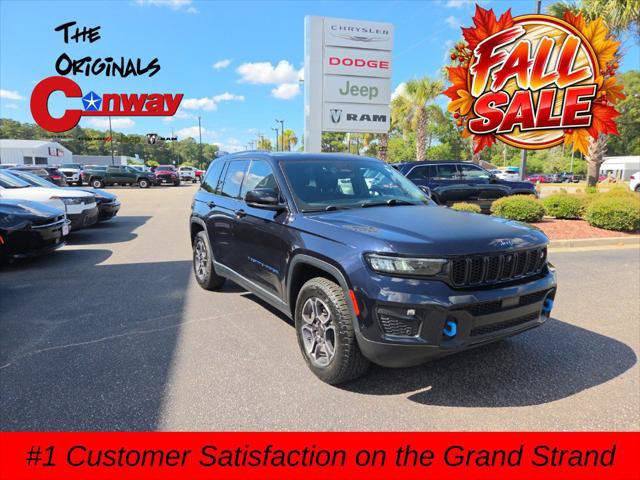Certified 2022 Jeep Grand Cherokee Trailhawk w/ Advanced Protech Group II AWD/4WD image 1
