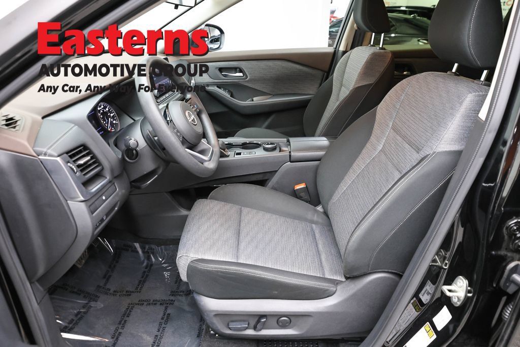 Used 2023 Nissan Rogue SV AWD/4WD image 13
