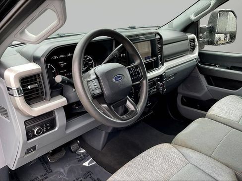 Used 2025 Ford F350 XLT AWD/4WD image 18