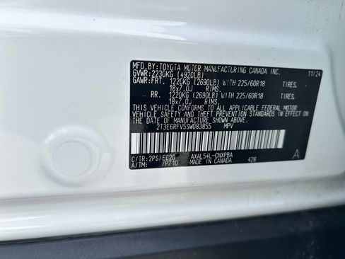 Used 2025 Toyota RAV4 XSE w/ Advanced Technology Package image 32