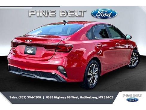 Used 2022 Kia Forte LXS w/ LXS Technology Package FWD image 11