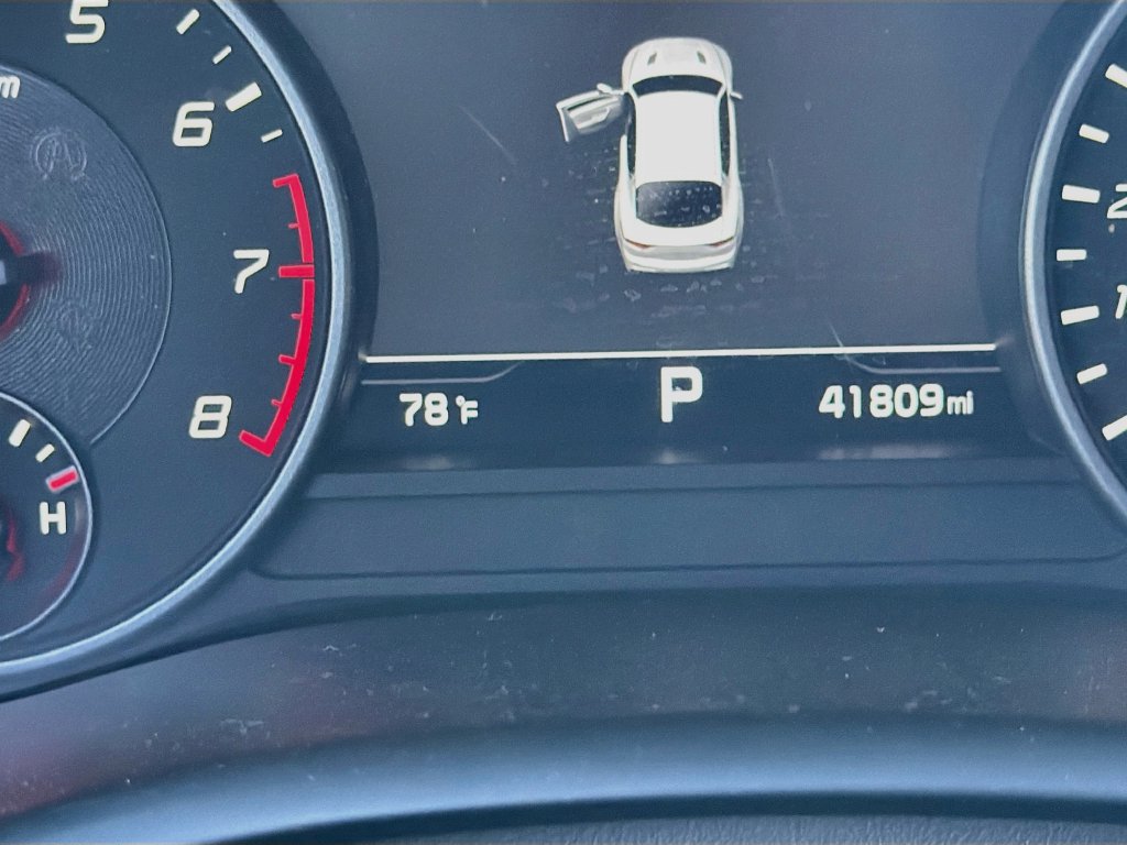 Used 2018 Kia Stinger GT2 RWD image 12