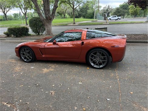 Used 2005 Chevrolet Corvette Coupe w/ Preferred Equipment Group image 4