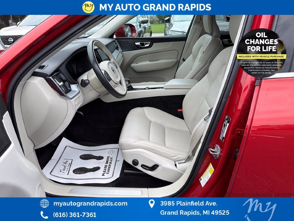 Used 2019 Volvo XC60 T6 Momentum w/ Protection Package Premier AWD/4WD image 9