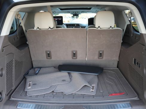 Used 2024 GMC Yukon XL Denali w/ Denali Reserve Package image 38