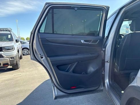 Used 2025 Volkswagen Atlas Cross Sport SEL R-Line AWD/4WD image 18