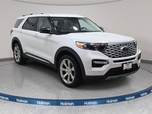 Used 2020 Ford Explorer Platinum w/ Premium Technology Package image 4