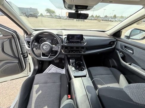 Used 2023 Nissan Rogue SV FWD image 17
