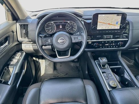 Used 2024 Nissan Pathfinder SL w/ Black Appearance Package AWD/4WD image 23