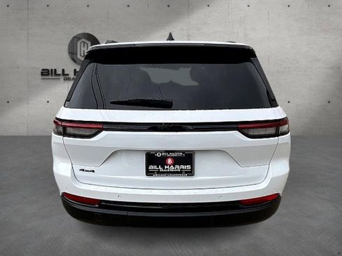 New 2025 Jeep Grand Cherokee Altitude image 7