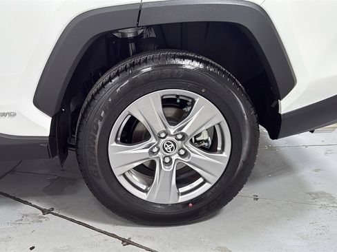 Certified 2025 Toyota RAV4 LE image 23