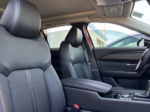 Used 2025 MAZDA CX-50 AWD 2.5 S w/ Premium Plus Pkg image 28
