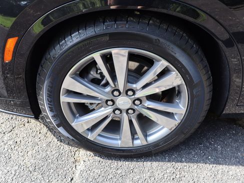 Used 2022 Cadillac XT6 Premium Luxury w/ Technology Package FWD image 13