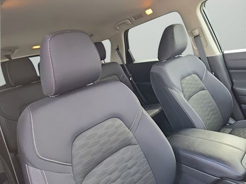Used 2025 Nissan Pathfinder SV FWD image 20