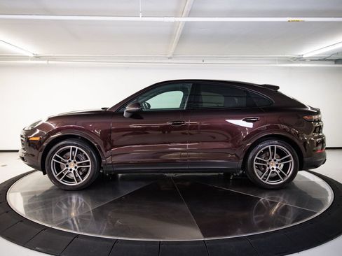 Certified 2023 Porsche Cayenne Platinum Edition AWD/4WD image 2