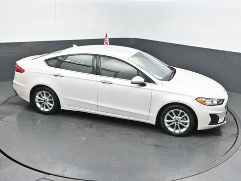 Used 2019 Ford Fusion SE image 31