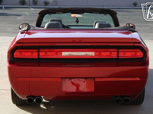 Used 2009 Dodge Challenger R/T image 23