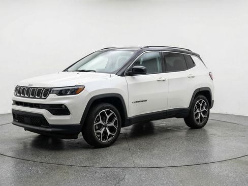 Used 2025 Jeep Compass Limited AWD/4WD image 3