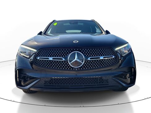Used 2024 Mercedes-Benz GLC 300 4MATIC image 2