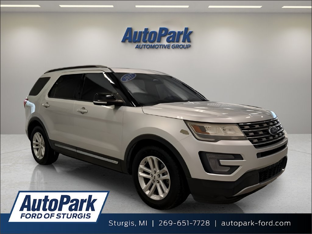 Used 2017 Ford Explorer XLT FWD image 1