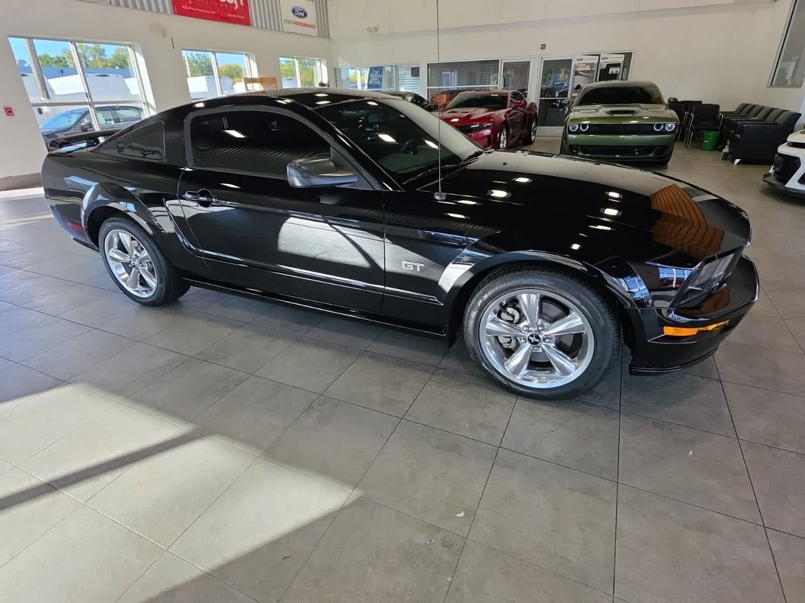 Used 2008 Ford Mustang GT RWD image 4