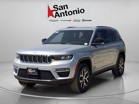 New 2025 Jeep Grand Cherokee Limited RWD image 4